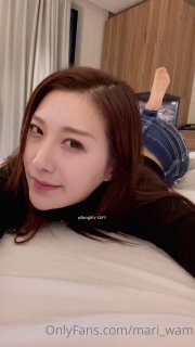 今晚极品甜美嫩妹 换上猫女郎情趣装 吊带黑丝高跟鞋 扶着美臀骑乘深插